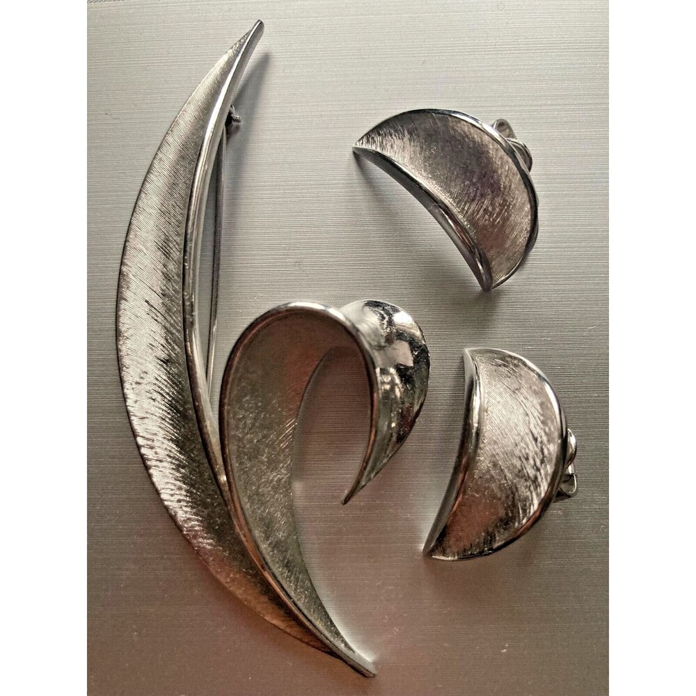 Vintage Crown Trifari Brushed Silver Leaf Brooch & Earrings Art Deco MCM